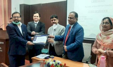 AMU felicitates Covid-19 fighters