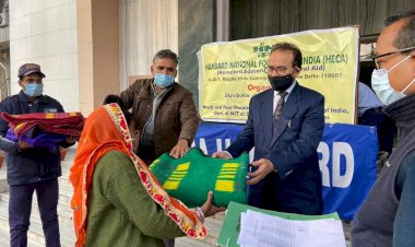 Jamia Hamdard Distributes Blanket to the needy