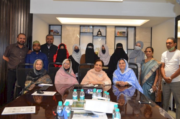 Bazm- E- Niswan carries on with the 45 year legacy of distributing scholarships to female students