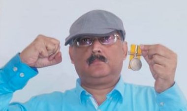 Former IPS officer Amitabh Das returns medal in protest against proposed demolition of Khuda Baksh library